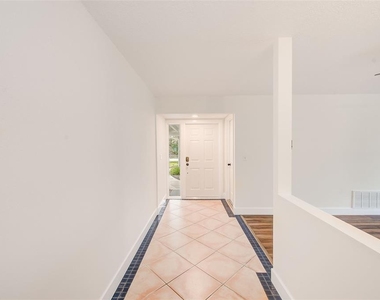 13331 Hacienda Drive - Photo Thumbnail 10