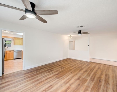 13331 Hacienda Drive - Photo Thumbnail 12