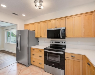 13331 Hacienda Drive - Photo Thumbnail 2