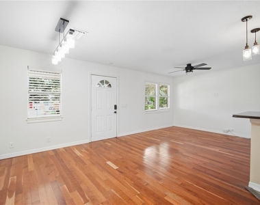 2117 W Palmetto Street - Photo Thumbnail 4