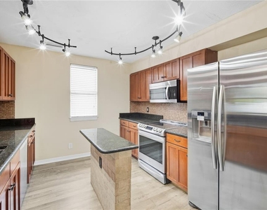2117 W Palmetto Street - Photo Thumbnail 5