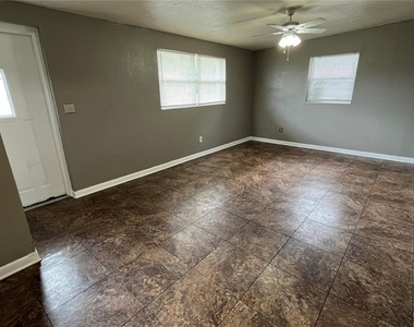 2600 Trinity Circle Nw - Photo Thumbnail 1