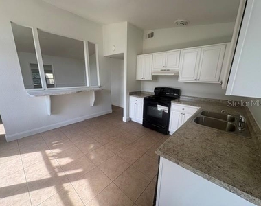 14804 N Boulevard - Photo Thumbnail 1