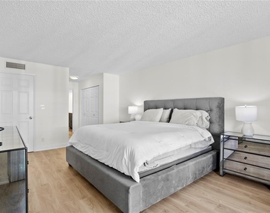 1430 Gulf Boulevard - Photo Thumbnail 24