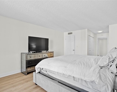 1430 Gulf Boulevard - Photo Thumbnail 25