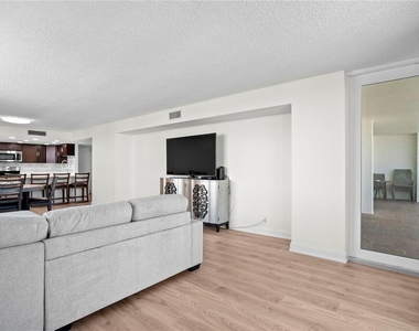 1430 Gulf Boulevard - Photo Thumbnail 15
