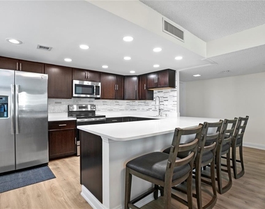 1430 Gulf Boulevard - Photo Thumbnail 8