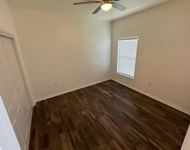 4381 Millwood Road - Photo Thumbnail 6