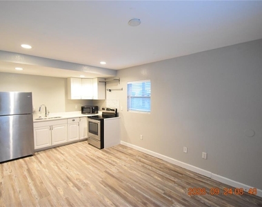 419 Stremma Road - Photo Thumbnail 5