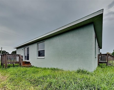 477 Florida Circle N - Photo Thumbnail 12