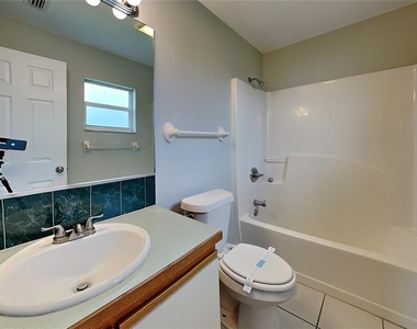 477 Florida Circle N - Photo Thumbnail 10