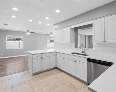 9931 110th Street - Photo Thumbnail 15