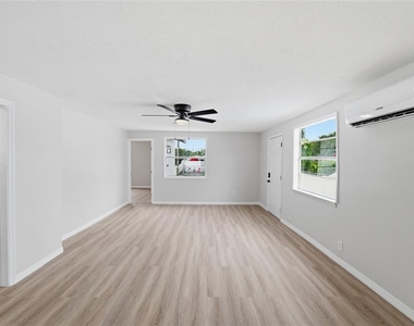 3923 W Flora Street - Photo Thumbnail 12