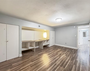 2115 W Ivy Street - Photo Thumbnail 11