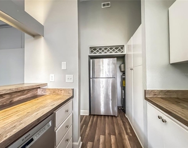 2115 W Ivy Street - Photo Thumbnail 6