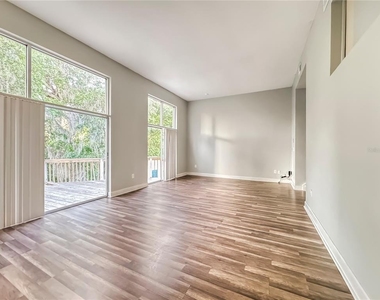 2115 W Ivy Street - Photo Thumbnail 4