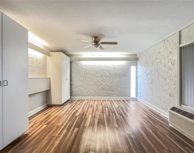 2115 W Ivy Street - Photo Thumbnail 7