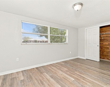 7832 Eugene Drive - Photo Thumbnail 9