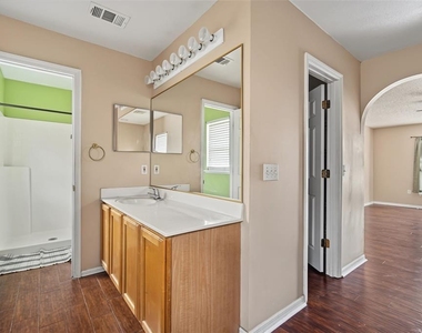 12927 Lake Vista Drive - Photo Thumbnail 30