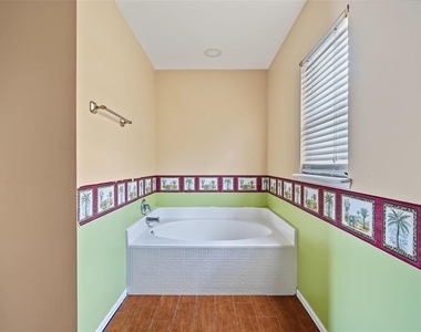 12927 Lake Vista Drive - Photo Thumbnail 29