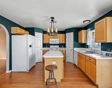 12927 Lake Vista Drive - Photo Thumbnail 7
