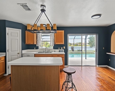 12927 Lake Vista Drive - Photo Thumbnail 6