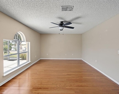 12927 Lake Vista Drive - Photo Thumbnail 10