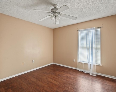 12927 Lake Vista Drive - Photo Thumbnail 20