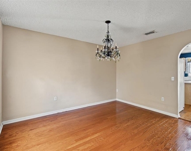 12927 Lake Vista Drive - Photo Thumbnail 4