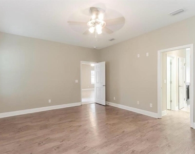 1747 Tangledvine Drive - Photo Thumbnail 8