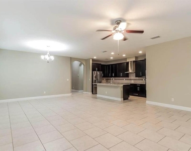 1747 Tangledvine Drive - Photo Thumbnail 3