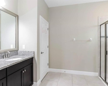 1747 Tangledvine Drive - Photo Thumbnail 7