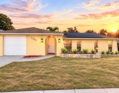 7225 Isle Drive - Photo Thumbnail 1