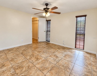 7225 Isle Drive - Photo Thumbnail 17