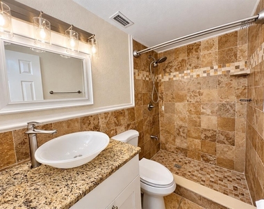 7225 Isle Drive - Photo Thumbnail 20