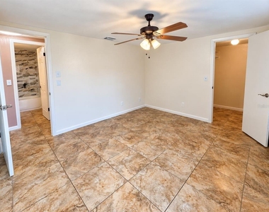 7225 Isle Drive - Photo Thumbnail 18