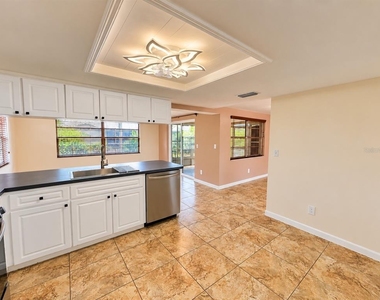 7225 Isle Drive - Photo Thumbnail 11