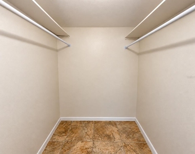 7225 Isle Drive - Photo Thumbnail 19
