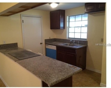 1132 Grantwood Avenue - Photo Thumbnail 2
