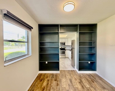 3460 32nd Avenue N - Photo Thumbnail 5