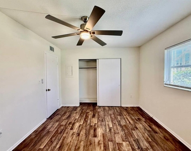 3460 32nd Avenue N - Photo Thumbnail 13
