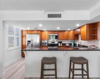 1400 Gulf Boulevard - Photo Thumbnail 4