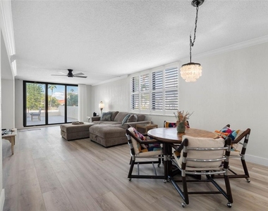 1400 Gulf Boulevard - Photo Thumbnail 3