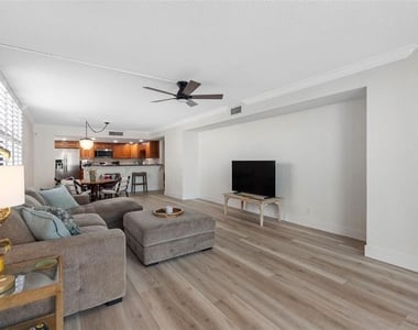 1400 Gulf Boulevard - Photo Thumbnail 11