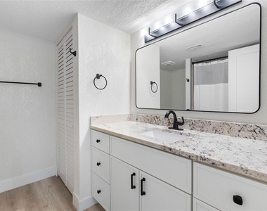 1400 Gulf Boulevard - Photo Thumbnail 26