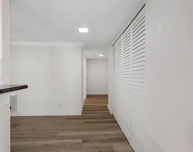 1400 Gulf Boulevard - Photo Thumbnail 20