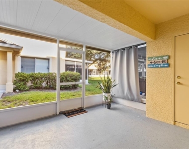 10730 Keys Gate Drive - Photo Thumbnail 17