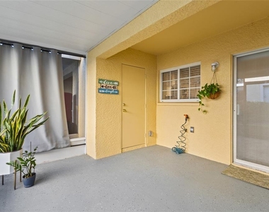 10730 Keys Gate Drive - Photo Thumbnail 18