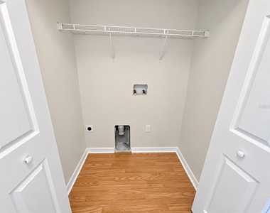6077 Roble Avenue - Photo Thumbnail 18