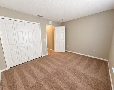 6077 Roble Avenue - Photo Thumbnail 17